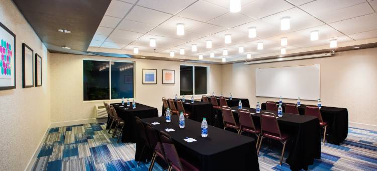 智选假日套房酒店贝尔维尤(奥马哈面积)(Holiday Inn Express & Suites Bellevue (Omaha Area))图片