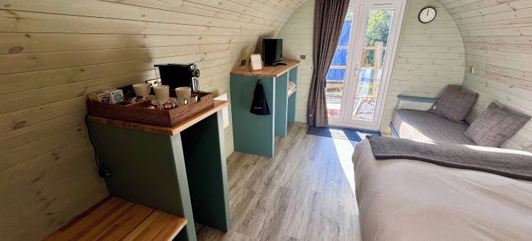 60英里旅馆 - 豪华舱带热水浴缸(60 Mile Inn - Luxury Pods with Hot Tubs)图片