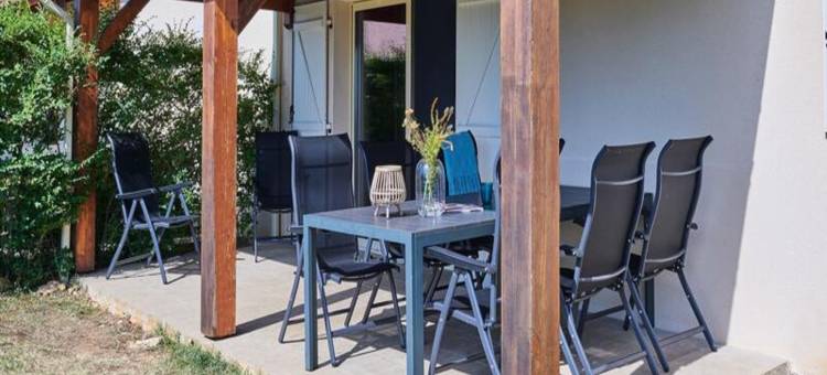 Villa in Quiet Area with Private Pool图片
