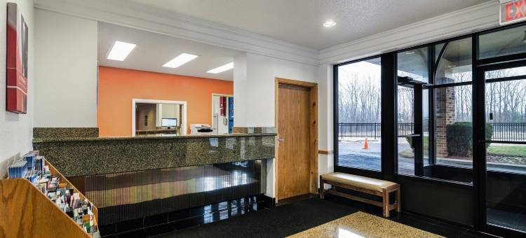 利伯蒂维尔6号汽车旅馆(Motel 6 Libertyville, IL)图片