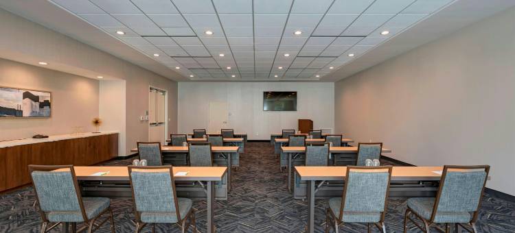休斯顿舒格兰/普安特湖万怡酒店(Courtyard Houston Sugar Land/Lake Pointe)图片