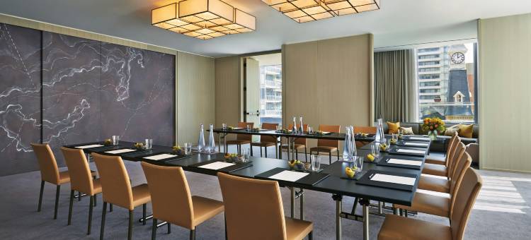 多伦多约克维尔四季酒店(Four Seasons Hotel Toronto)图片