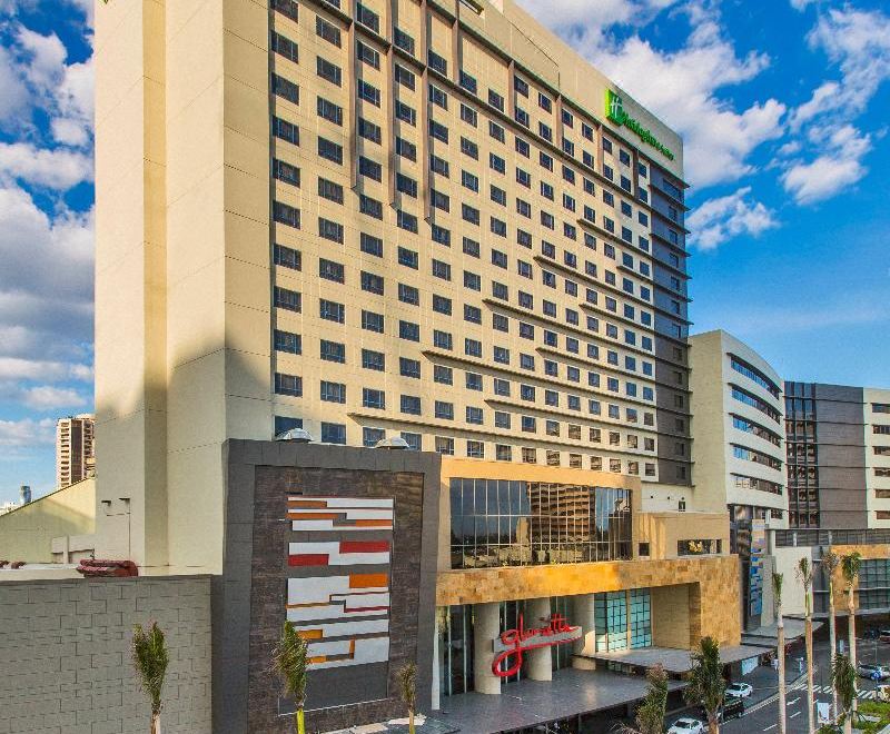 Holiday Inn & Suites MakatiOver view