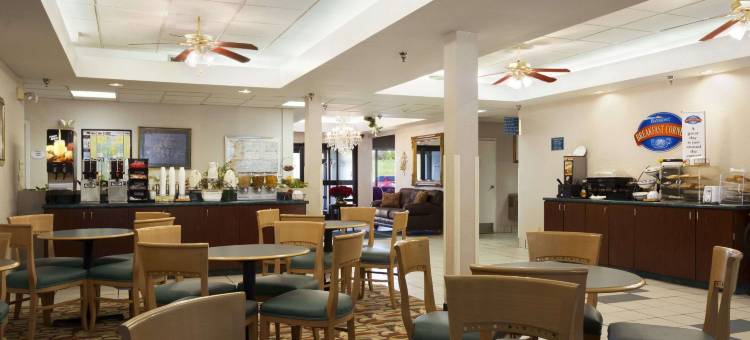 克罗斯维尔呗盟套房酒店(Baymont by Wyndham Crossville)图片