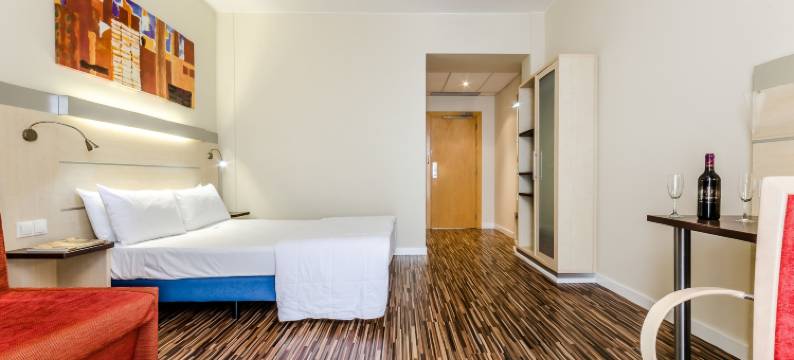 萨拉戈萨城伊特酒店(Hotel Yit Ciudad de Zaragoza)图片