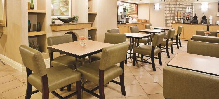 Howard Johnson by Wyndham Columbus Fort Moore图片