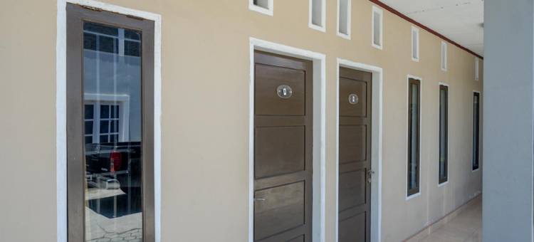 红门子Syariah靠近穆提阿拉 SIS 阿尔朱弗里机场帕卢 2(RedDoorz Syariah Near Mutiara Sis Al Jufrie Airport Palu 2)图片