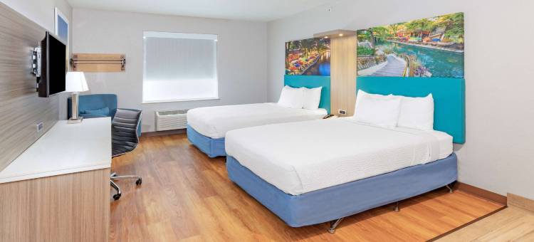 圣安东尼奥东南戴斯套房酒店- 近AT&T中心(Days Inn & Suites by Wyndham San Antonio Near Frost Bank Ctr)图片