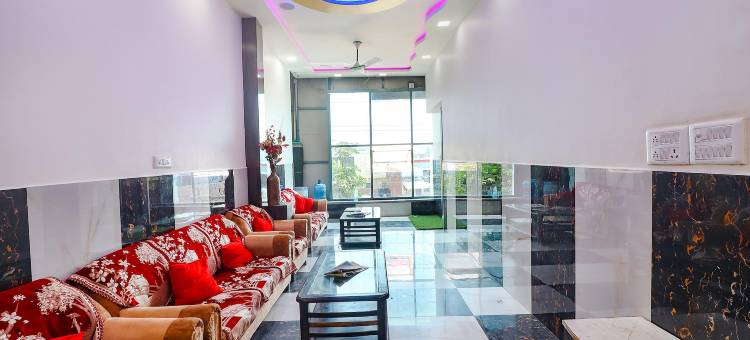 Fabhotel Chahat Palace图片
