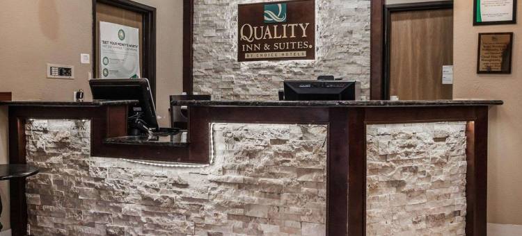 德梅因机场品质酒店及套房(Quality Inn & Suites des Moines Airport)图片