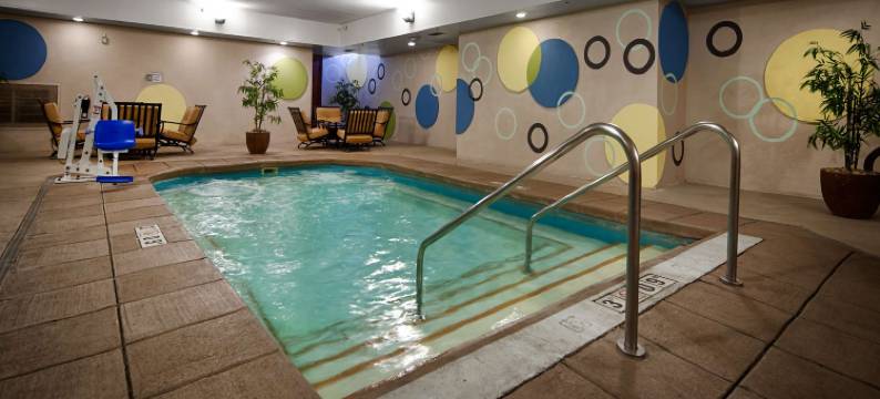 桑达斯基贝斯特韦斯特优质套房酒店(Best Western Plus Sandusky Hotel  Suites)图片