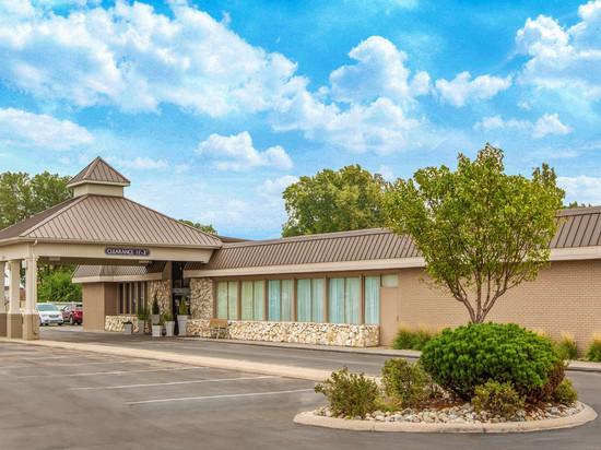 格兰德城区华美达酒店