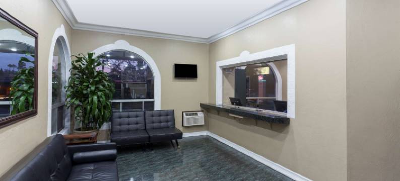 圣迭戈环球速8酒店(Super 8 by Wyndham San Diego Hotel Circle)图片