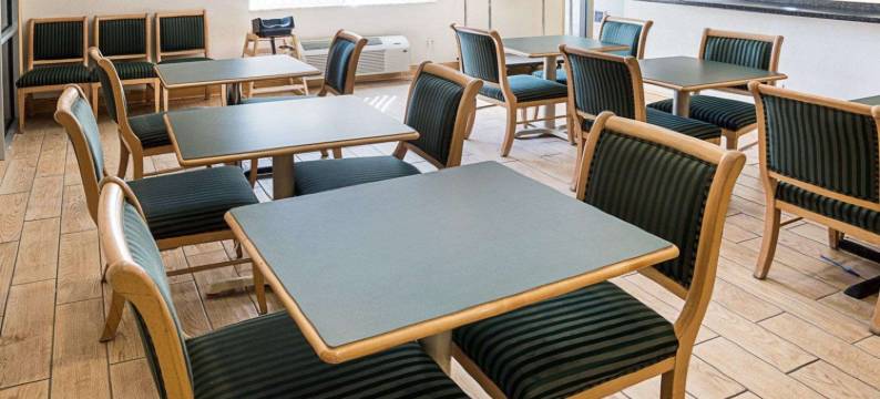 诺顿商场和国家体育中心凯艺酒店(Quality Inn Near Northtown Mall & National Sports Center)图片