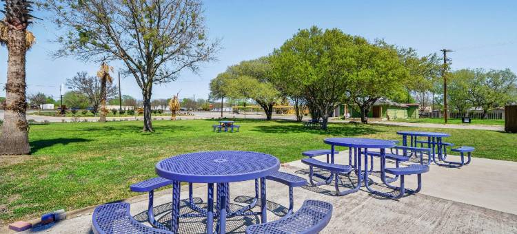 OYO德克萨斯卢灵市区I-10/US-90酒店(OYO Hotel Luling TX Downtown I-10/US-90)图片