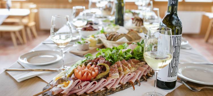 蒂申 - 比奥朗德勒尼斯胡法酒店(Jufa Hotel Tieschen)图片