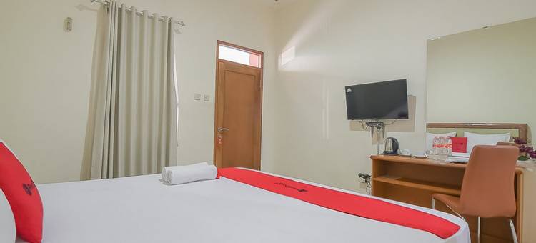 红多兹酒店-近IPDN2号(RedDoorz Near Ipdn 2)图片
