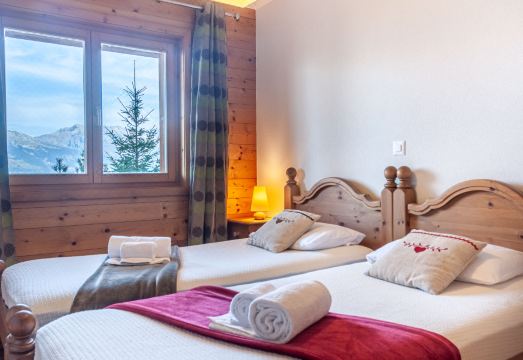 Agneau Hotel Overview