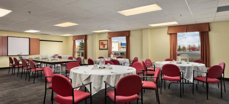 温德姆速8酒店-巴里南部(Super 8 by Wyndham Barrie South)图片