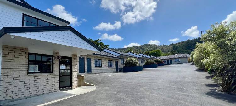 Bks圣诞红花小屋(BK's Pohutukawa Lodge)图片