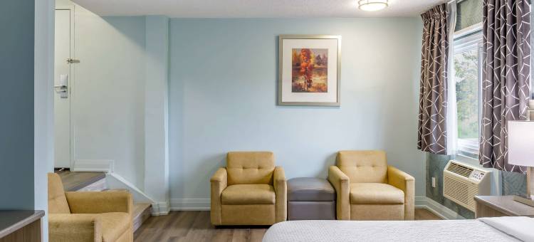 尼亚加拉瀑布6号汽车旅馆，安大略省 – 瀑布附近(Motel 6 Niagara Falls, on Near the Falls)图片