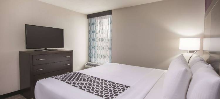 圣路易斯南费斯特斯拉昆塔温德姆套房酒店(La Quinta Inn & Suites by Wyndham Festus - St. Louis South)图片