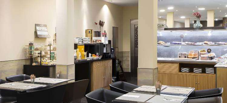 珀蒂宫特雷斯克鲁斯住宿(Petit Palace Tres Cruces)图片