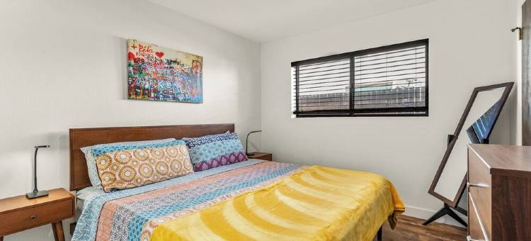 Blushing Bungalow w/AC, Fenced Yard, W/D, Garage, Fast WiFi, 3 Samsung Smart TVs图片
