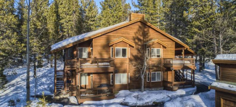 Best Tahoe Donner Location. EV Charger. Fast WiFi. Unlimited Hot Water.图片