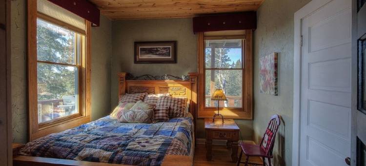 洛斯特营地特里峰仅几个街区山林小屋(Lost Camp Lodge just a few blocks from Terry Peak)图片