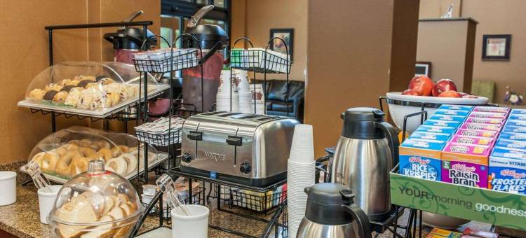 布卢明顿大学附近舒适酒店(Comfort Inn Bloomington Near University)图片