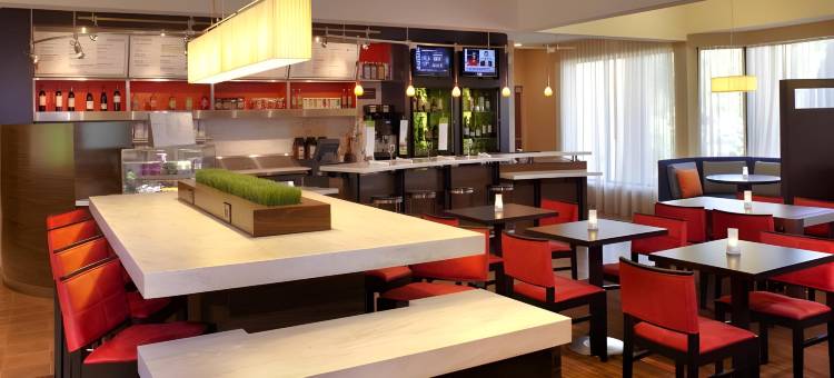 底特律都会机场-罗穆勒斯万怡酒店(Courtyard Detroit Metro Airport Romulus)图片