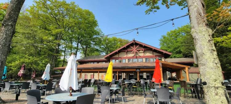 波科诺山高尔夫度假村-距离湖泊和滑雪区1英里(Pocono Retreat -1 Mile to Lake and Skiing!)图片