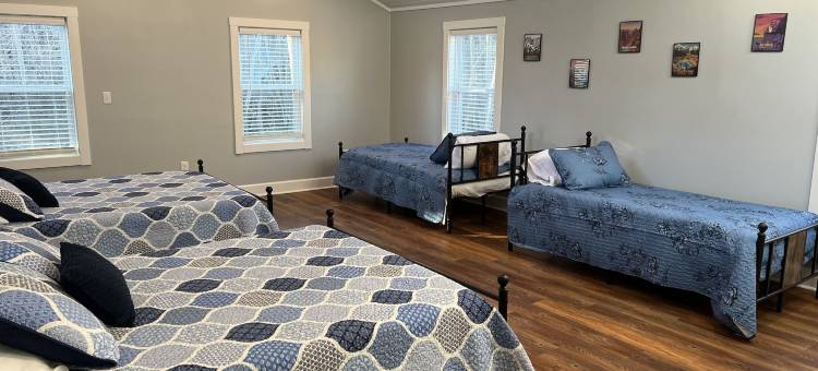 四卧室小屋在狼溪 - 钓鱼，徒步，新河乐趣和霍基周末(4Br Lodge on Wolf Creek - Fishing, Hiking, New River Fun and Hokie Weekends)图片