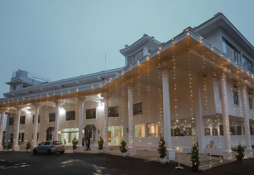 Hotel White House, MunnarHotel Overview