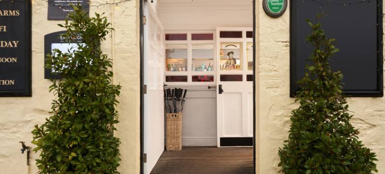 拉希累埃姆斯酒店(Rashleigh Arms)图片