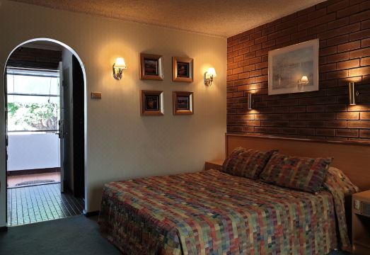 Arden MotelHotel Overview