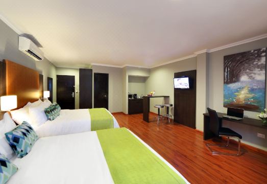 Aranjuez Hotel & SuitesHotel Overview