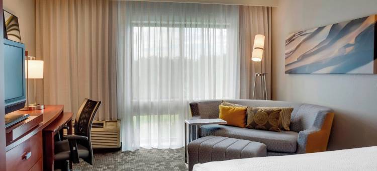 斯泰茨维尔莫尔斯威尔/诺曼湖万怡酒店(Courtyard Statesville Mooresville/Lake Norman)图片