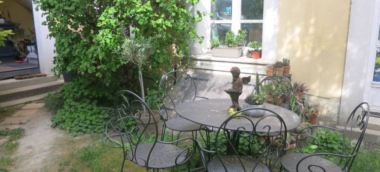 恩特雷维涅当泰勒斯旅馆(Entre Vignes et Dentelles)图片