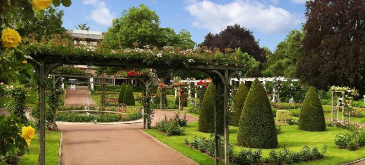 塞祖尔阿菲尔克雷蒙费兰德共和公园酒店(Séjours & Affaires Clermont Ferrand Park République)图片