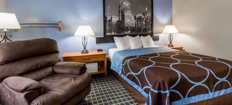 爱荷华市-科尔维尔速8酒店(Super 8 by Wyndham Iowa City/Coralville)图片