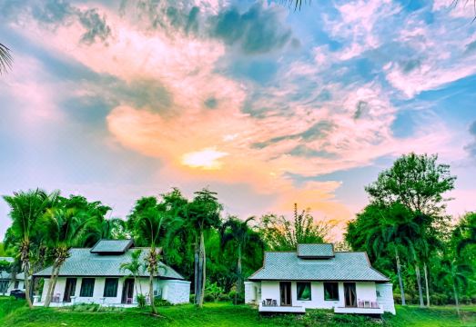 Bura Lumpai Resort Hotel Overview