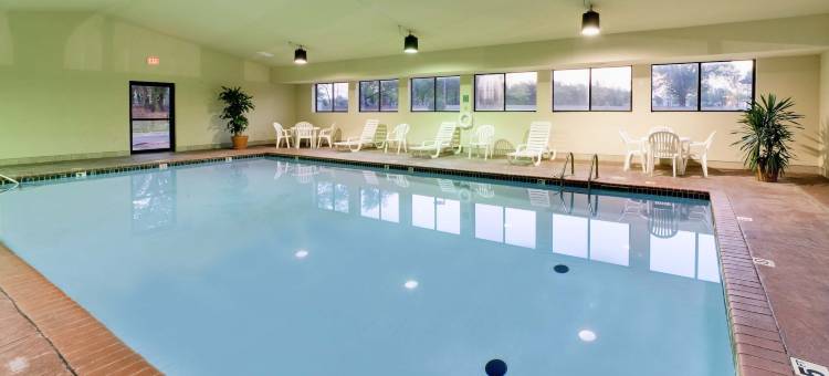 米德韦斯特城廷克空军基地浩枫温德姆公寓(Hawthorn Suites by Wyndham Midwest City Tinker AFB)图片
