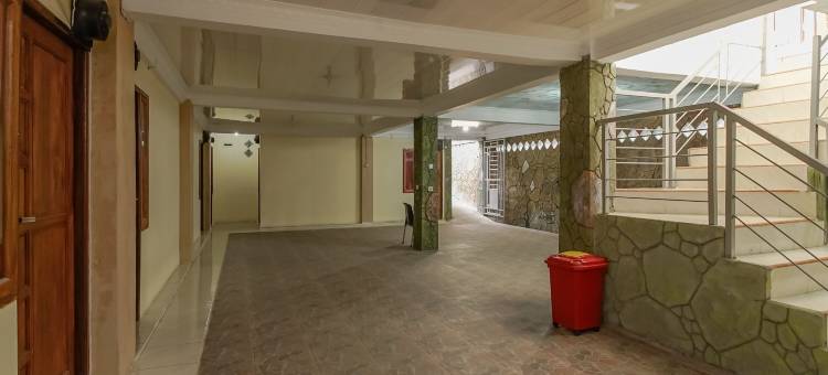 塔胡拉贝拉斯塔基附近瑞德多兹酒店(RedDoorz Near Tahura Berastagi)图片