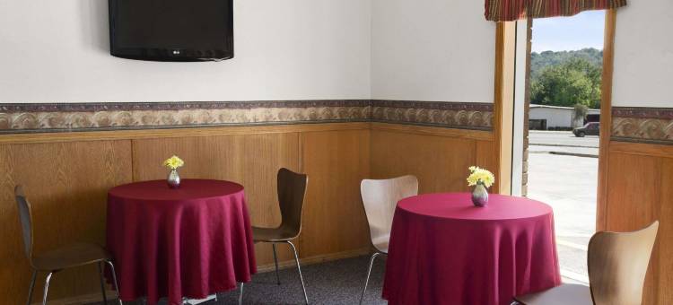 贝茨维尔速8酒店(Super 8 by Wyndham Batesville)图片