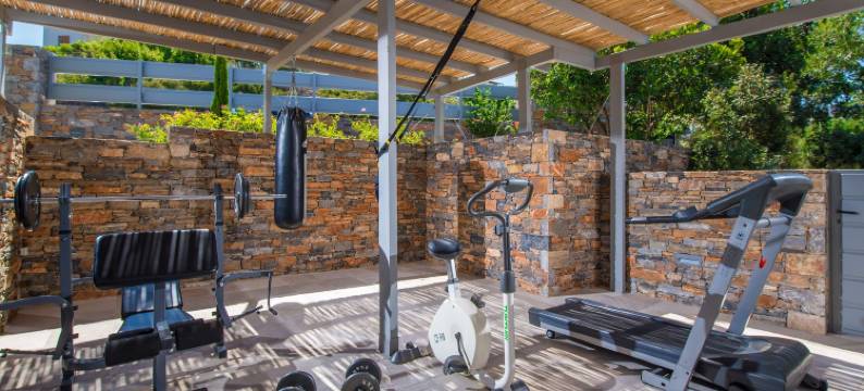 克里特岛的海滨豪华别墅，带私人泳池和桑拿(Luxurious Sea View Villa in Agios Nikolaos)图片