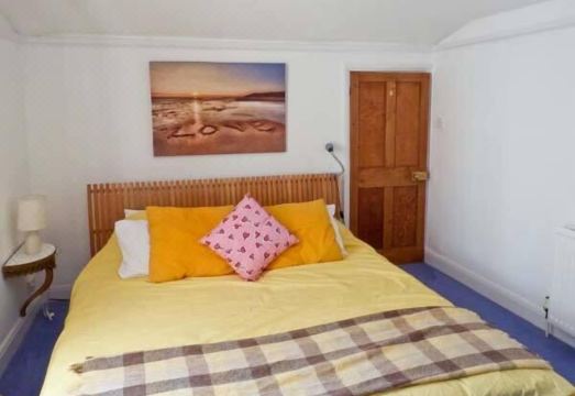 Seashell Cottage Hotel Overview