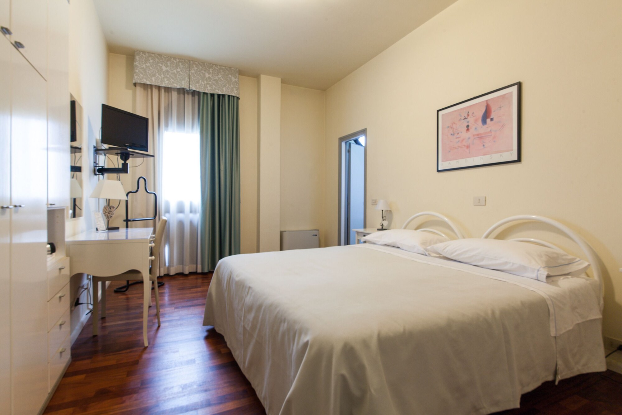 L'Approdo Hotel Over view