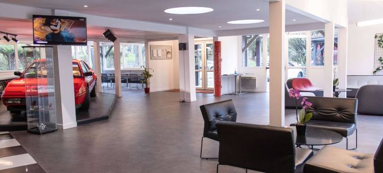 恩佐崔普斯凡尔赛基里亚德直营酒店(Enzo Hotels by Kyriad Direct Trappes)图片